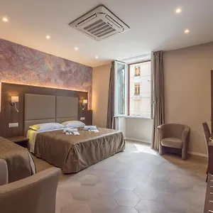 https://bramble-luxury-suites.it-romehotels.com
