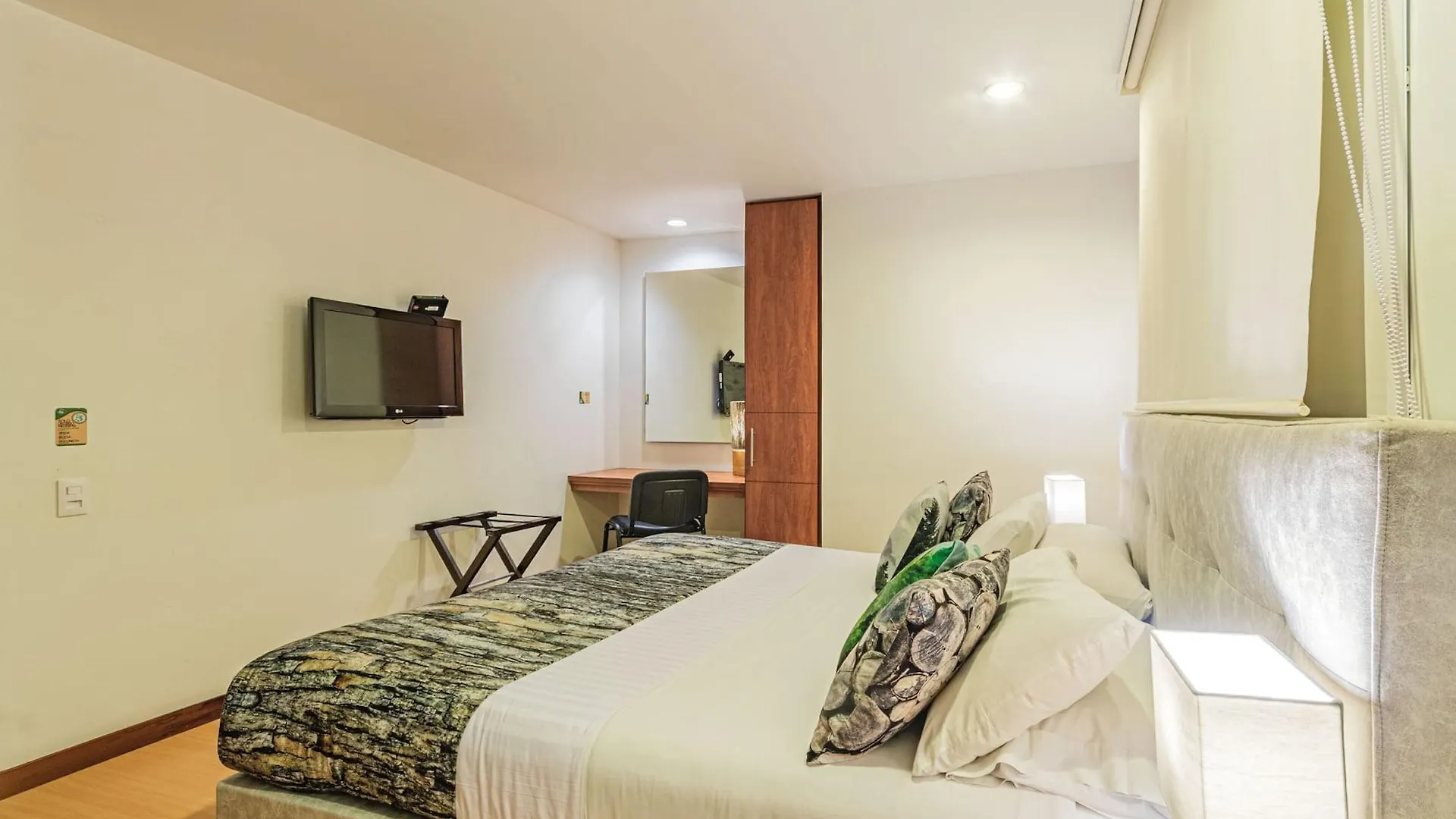 Hotel Factory Green Bogota